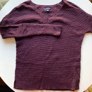 NWOT v-neck knitted sweater